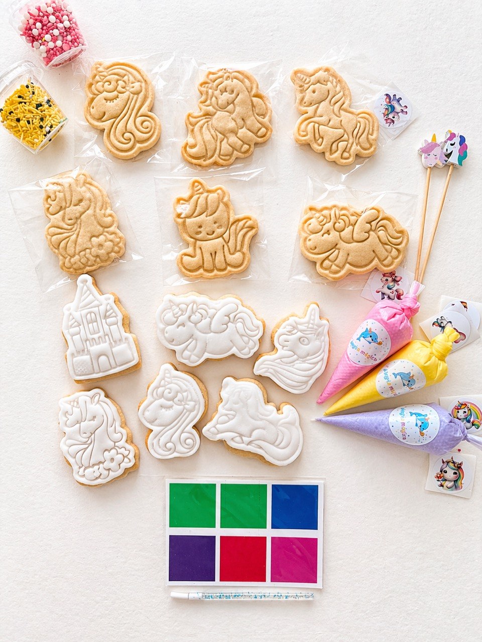 Medium Unicorn Kit — 12 Cookies
