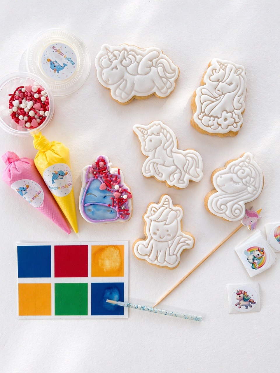 Medium Unicorn Kit — 12 Cookies